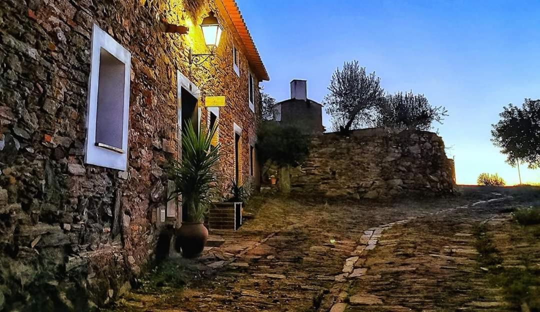Refugio Da Vila Монсарас Екстериор снимка